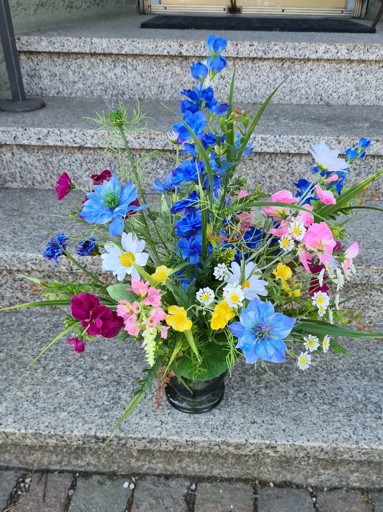 Blumenstrauß mit Wiesen & Gartenblumen