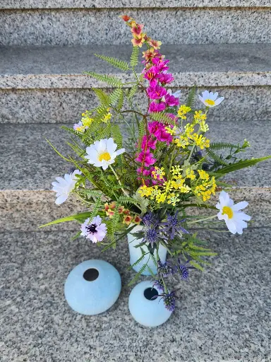 Blumenstrauß mit Wiesenblumen Margerita
